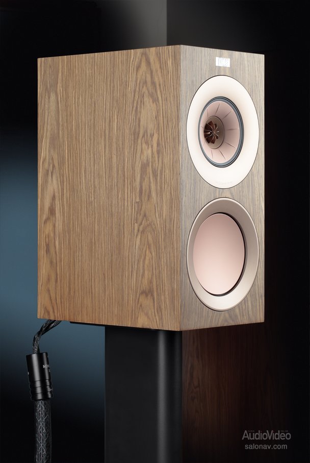 KEF R3