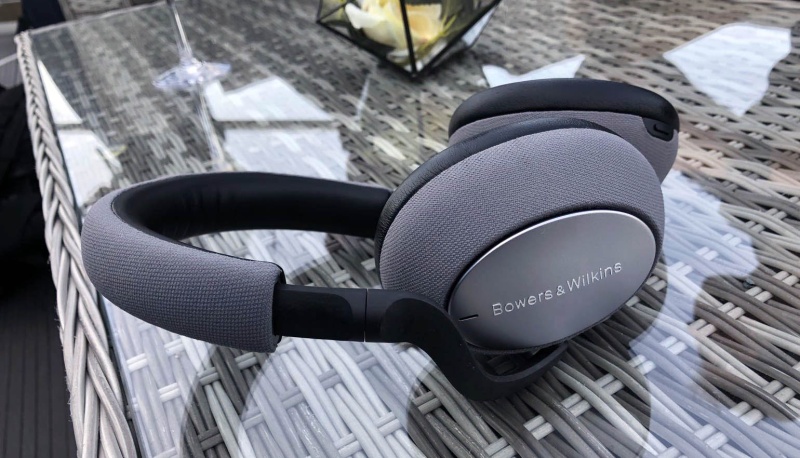 Bowers & Wilkins PX7